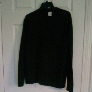 Men's Black V-neck GAP Sweater. Size Large
